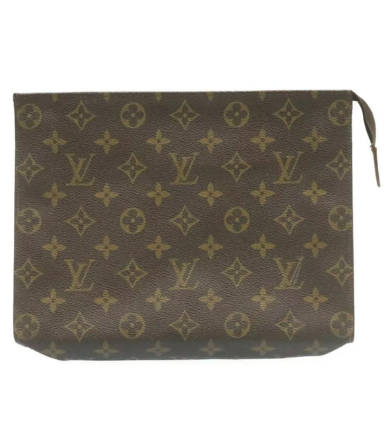 Louis Vuitton toiletry 26. Clutch  Outfits, Clothing blogs, Fashion outfits